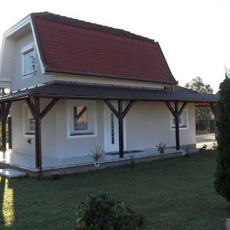 Ferienhaus Am Plattensee Balatonmáriafürdő Εξωτερικό φωτογραφία