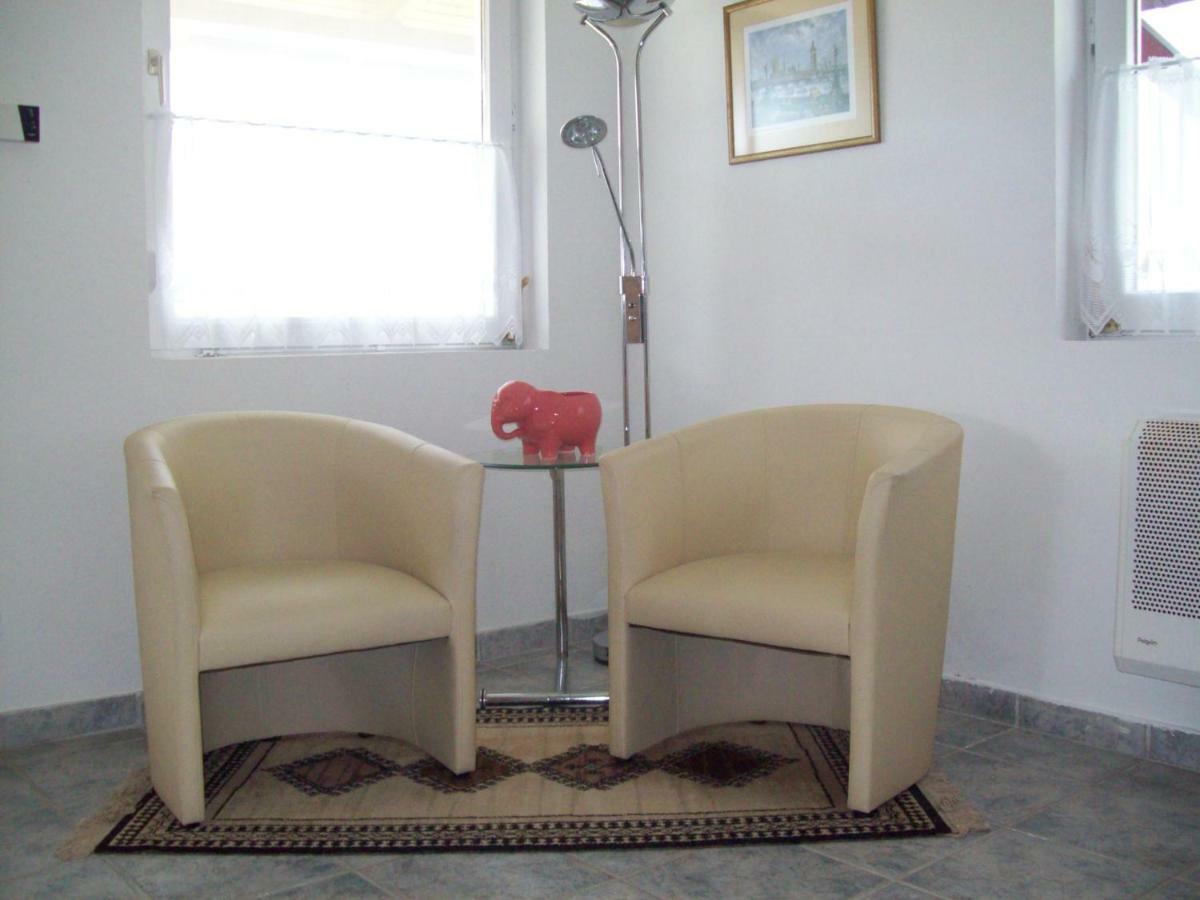 Ferienhaus Am Plattensee Balatonmáriafürdő Εξωτερικό φωτογραφία