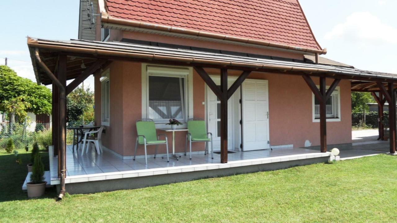Ferienhaus Am Plattensee Balatonmáriafürdő Εξωτερικό φωτογραφία