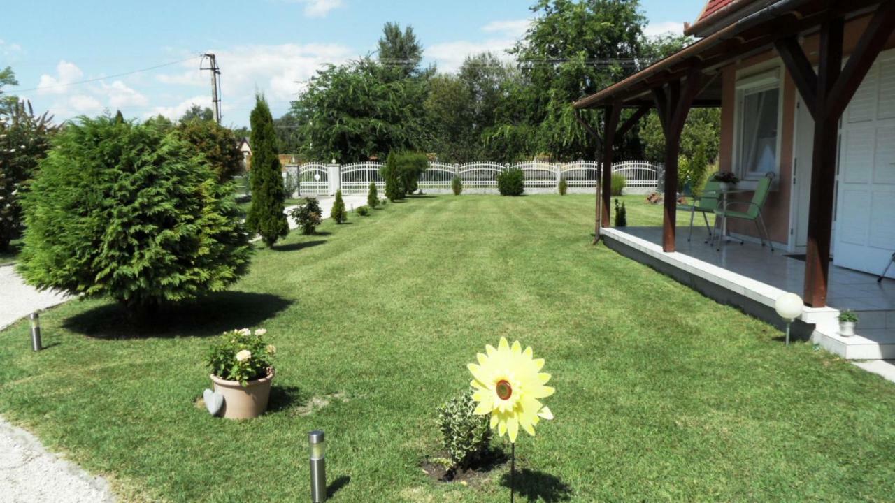 Ferienhaus Am Plattensee Balatonmáriafürdő Εξωτερικό φωτογραφία